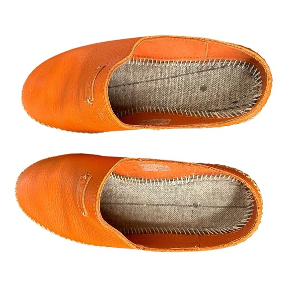 UGG SZ 8 Tamara Slippers/Loafers in Orange w/New Sheepskin liners - Picture 6 of 11